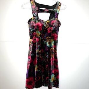 LF Kiwi Tucker Floral Velvet Midi Dress